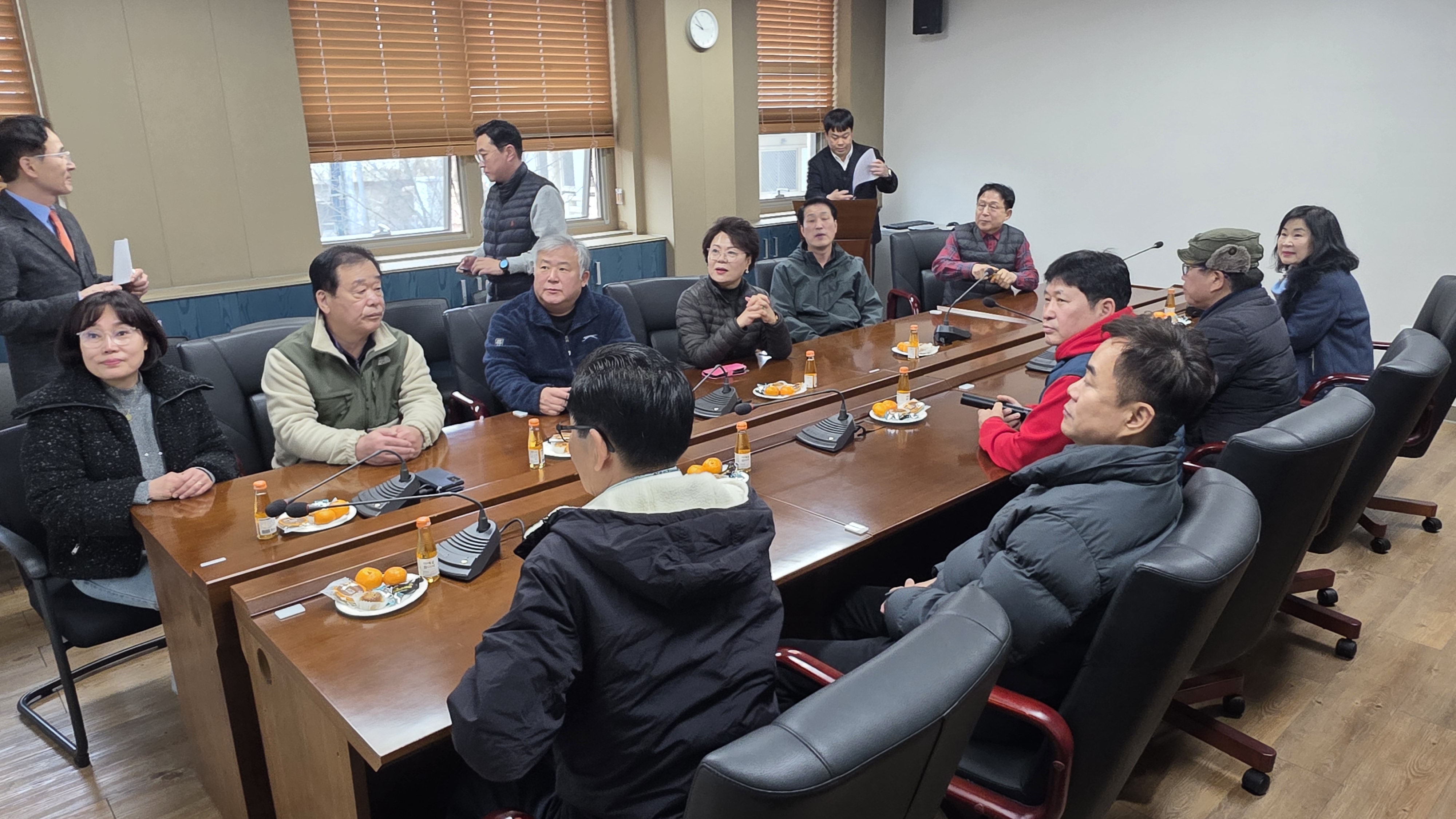 회의실 사진.jpg